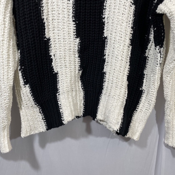 NWT $298 Joie [ Small ] Chadsey Cotton Blend Sweater in Caviar‎ Porcelain - Picture 8 of 15